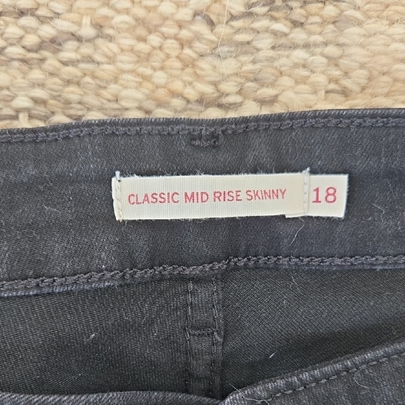 Signature by Levi Strauss Black Straight Leg Jeans - Picture 2 of 6